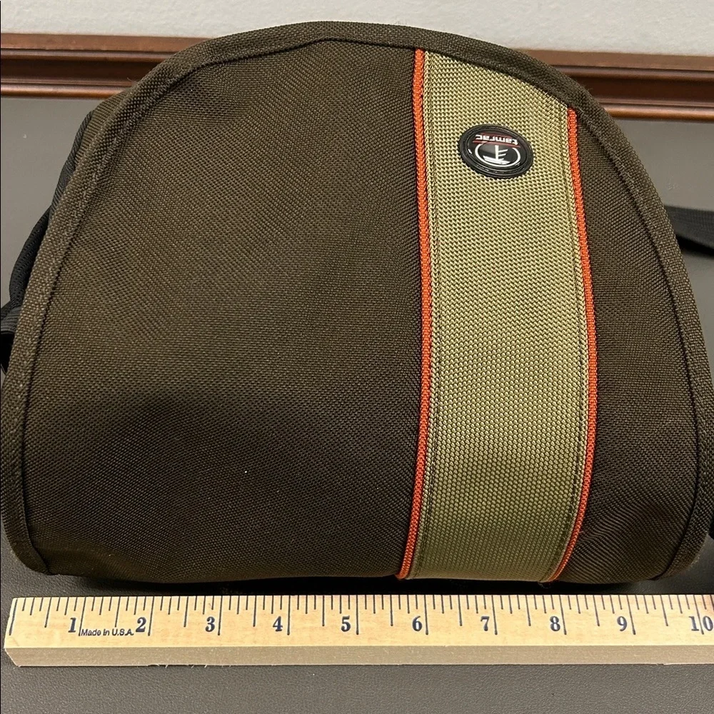 Tamrac fits compact